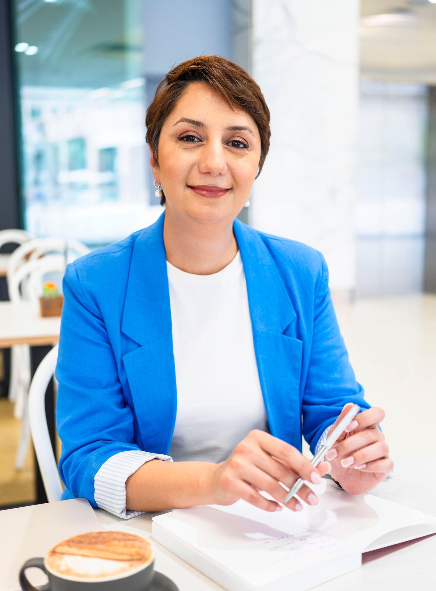 Dr Nikou Javadi